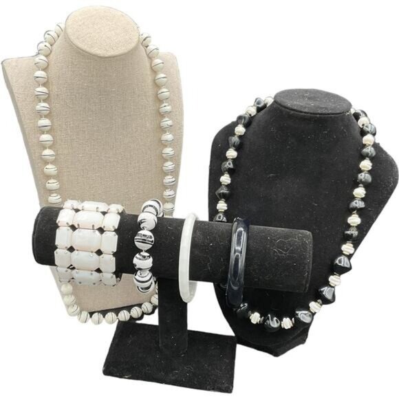 Vintage White & Black Necklace & Bracelet Jewelry Set - Picture 6 of 6